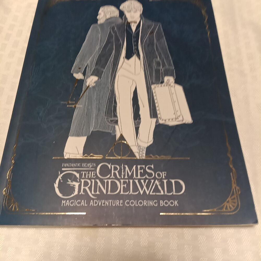 Fantastic Beasts: The Crimes of Grindelwald: Magical Adventure Coloring Book New